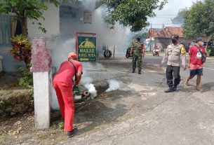 DBD Mengancam Babinsa Langsung Bergerak Dampingi Fogging