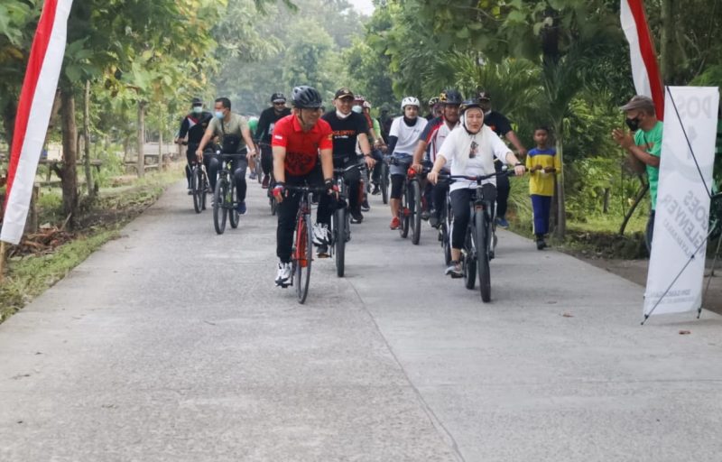 Dandim 0813 dampingi Bupati Bojonegoro Gowes Pagi Ceria