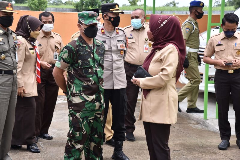 Dandim Dampingi Bupati Sukoharjo Cek fasilitas Isolasi terpusat