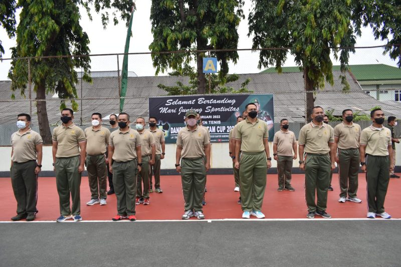 Dandim Faisol Izuddin Karimi Hadiri Pembukaan Turnamen Tennis Lapangan Danrem 043/Gatam Cup 2022
