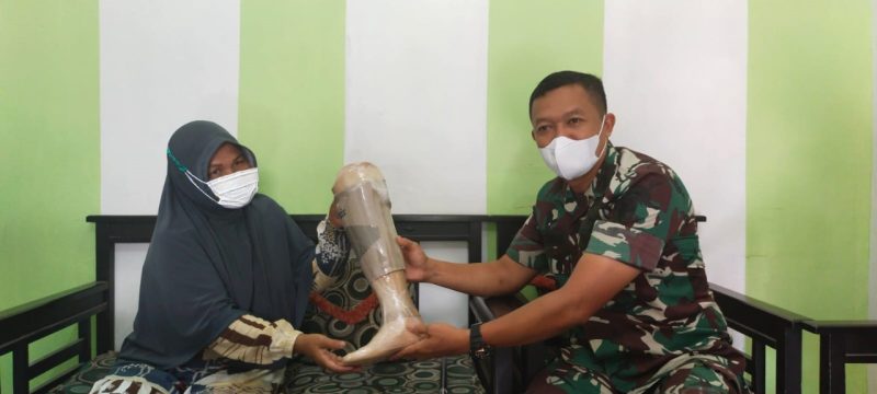 Dapat Bantuan Kaki Palsu Dari Dandim 0105Abar, Semangat Hidup Hasnawati Serasa Bangkit Lagi