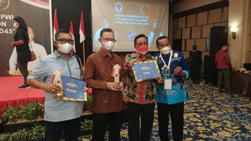 Gubernur Lampung Terima Penghargaan Inisiator Olahraga 2022