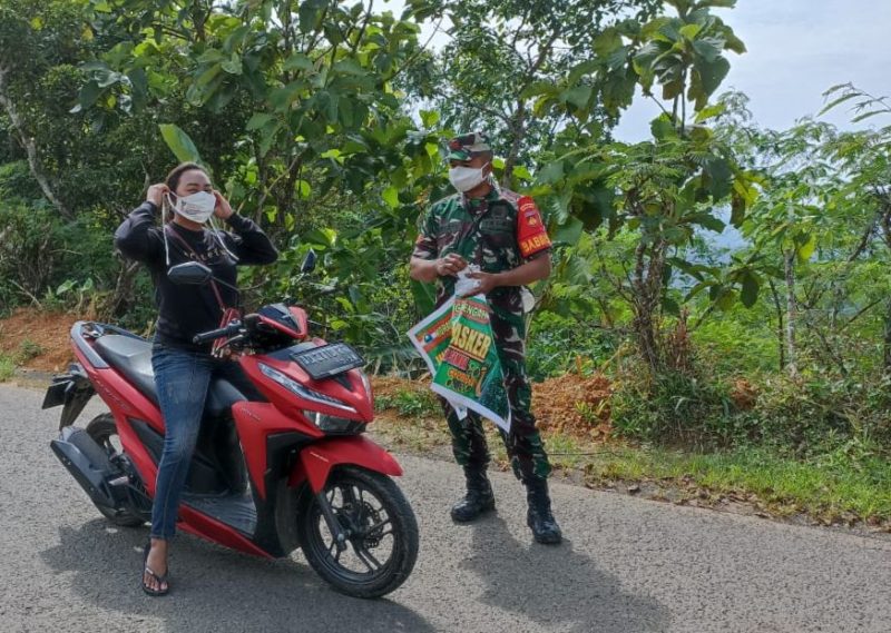 Hari Lubur, Personik Koramil Karangtengah Tetap Gelar Gakplin Protkes