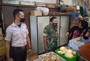 Himbauan Prokes Terus Dilakukan Babinsa Guna Mencegah Penyebaran Virus Varian Baru Omicron