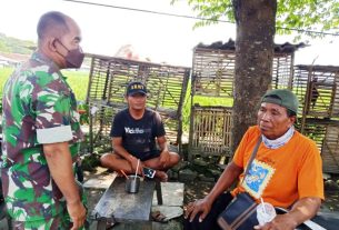 Jalin Keakraban dengan Warga, Babinsa Tunggul Laksanakan Komsos