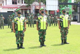 Maksimalkan faktor keamanan anggota di lapangan, Dandim 0726/Sukoharjo bagikan rompi kepada anggota