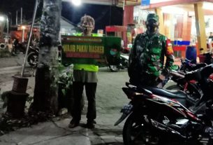 Patroli Malam, Babinsa Tetap Laksanakan Himbauan Prokes Covid-19