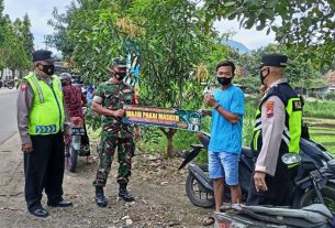 Petugas Gabungan TNI Polri Terus Himbau Warga Akan Pentingnya Prokes