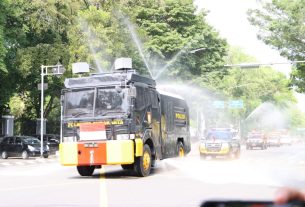 Covid-19 Meningkat, TNI-POLRI Surakarta Gelar Apel Gabungan Dilanjutkan Penyemprotan Disinfektan