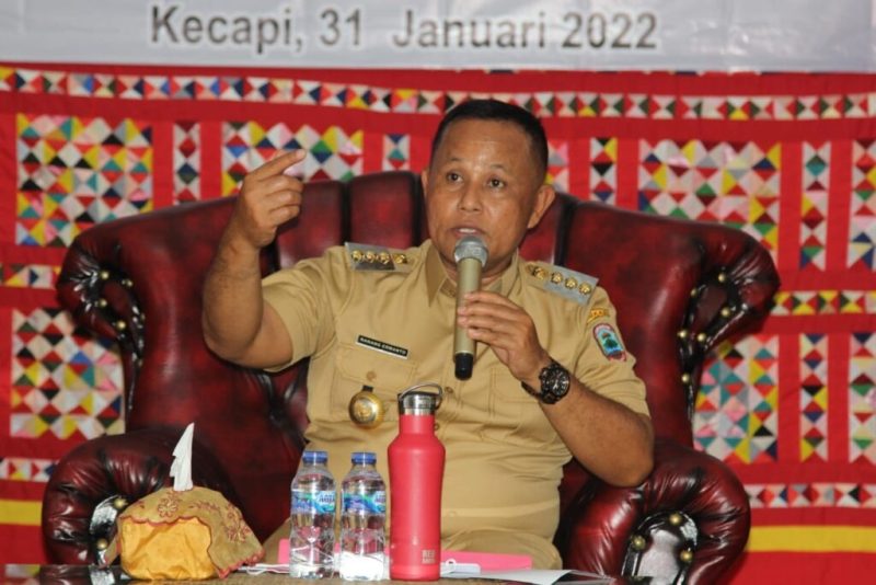 Bupati Lampung Selatan Beritakan Pembinaan kepada Aparatur Desa