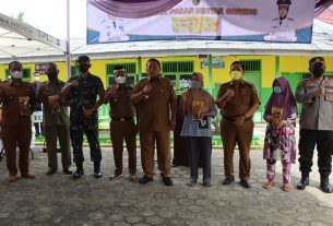 Gubernur Arinal Djunaidi Tinjau Operasi Pasar di Lampung Timur, Pastikan Stok dan Harga Minyak Goreng