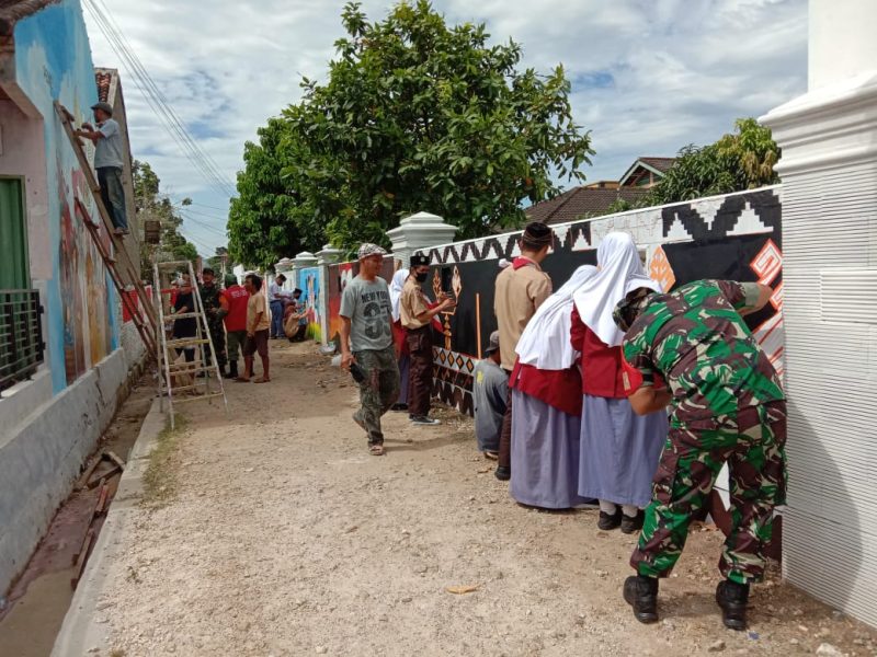 Koramil 410-06/Kedaton Gandeng Pelajar SMA Al Azhar Semarakan Kampung Pancasila