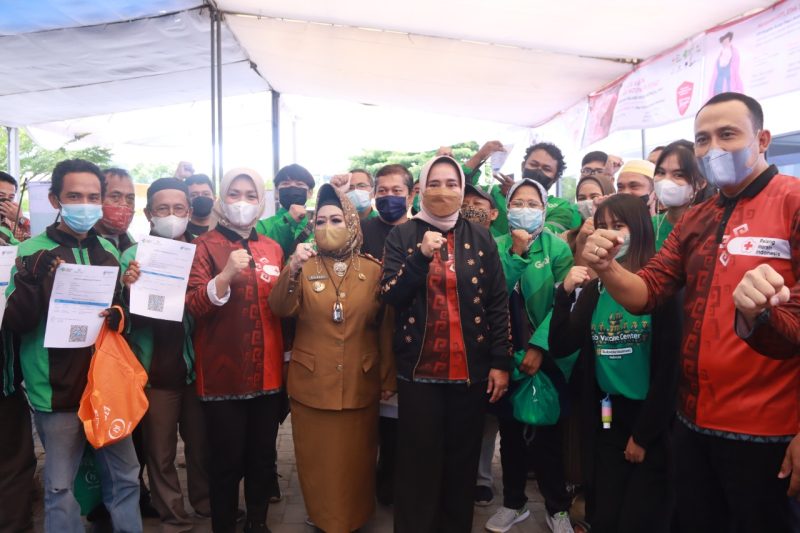 Ketua PMI Provinsi Lampung Tinjau Pelaksanaan Vaksinasi Booster Dalam Rangka HUT Provinsi Lampung Ke 58