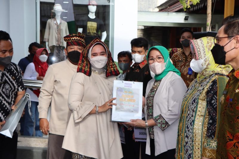 Launching Pojok Dekranasda, Gubernur Arinal Dorong UMKM Tingkatkan Kualitas dan Produksi Kerajinan