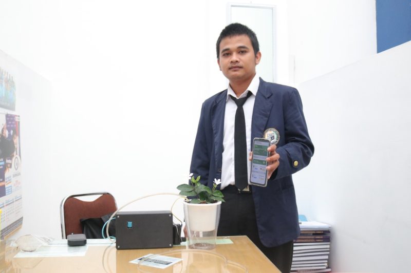 Mahasiswa Kampus The Best ini Rancang Desain UI/UX Implementasi Sistem Kontrol Smart Farming