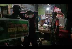 Patroli Koramil 04/Nguntoronadi, Berikan Himbauan Agar Warga Selalu Menggunakan Masker