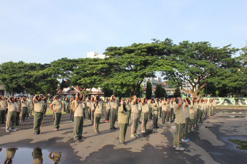 Personel Kodim 0410/KBL Ikuti Olah Raga Bersama Jaga Kebugaran