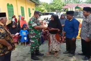 Ratusan Warga Di Woyla Timur Menerima ZIS Dari Baitul Mal Aceh Barat