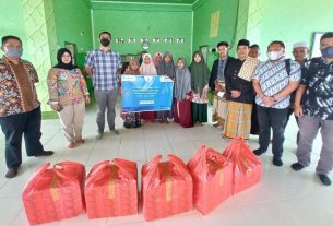 Jelang Akhir Ramadan dan Sambut Kemilau HUT Ke-33 Tahun, FIFGROUP Bagikan 33.000 Takjil di Seluruh Cabang di Indonesia