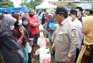 Gubernur Arinal Lakukan Pelepasan Minyak Goreng Curah dan Buka Pasar Murah Bersubsidi di Metro