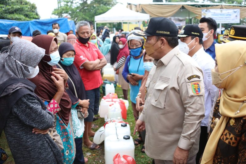 Gubernur Arinal Lakukan Pelepasan Minyak Goreng Curah dan Buka Pasar Murah Bersubsidi di Metro