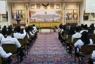 Gubernur Lampung Serahkan SK PPPK Guru secara Simbolis