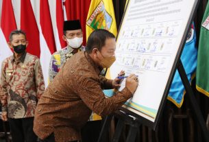 Gubernur dan Bupati/Walikota Se-Provinsi Lampung Tandatangani Pakta Integritas Barang Milik Daerah dan Deklarasi Pendidikan Anti Korupsi