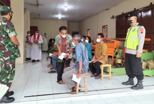 Guna Berikan Kenyamanan Saat Ibadah, Ini Yang Dilakukan Personil TNI Polri