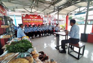 Kegiatan One Day One Prison’s Product digelar, Petugas Lapas Kotaagung Antusias Membeli Produk Warga Binaan