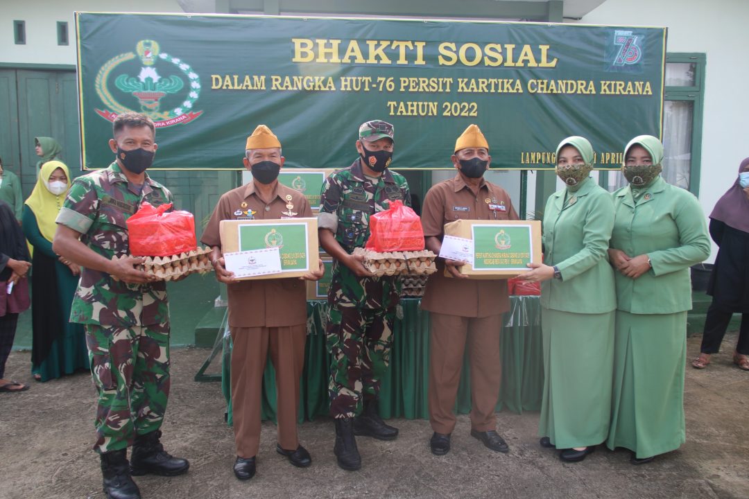 Peringati HUT Ke-76, Persit Kodim Lamtim Ziarah Taman Makam Pahlawan Dan Bhaksos