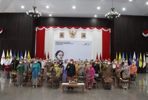 Peringati Hari Kartini, Gubernur Berikan Penghargaan dari OASE Kabinet Indonesia Maju kepada Perempuan Berjasa dan Berpestasi
