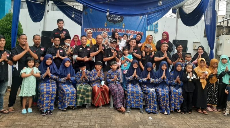 Puluhan member Gravinci Lampung Menggelar Bakti Sosial dan Buka bersama