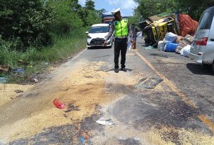 Satlantas Polres Tulang Bawang Olah TKP Kecelakaan Yang Akibatkan Satu MD dan Dua LB