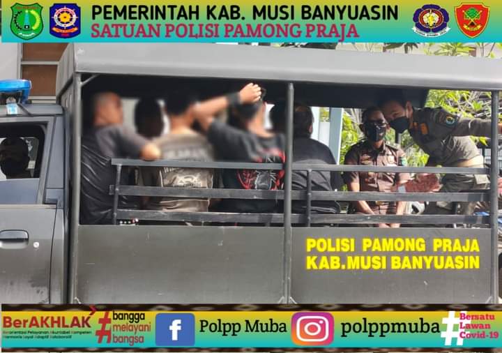 Tim Patroli Satpol PP Mengamankan Sekelompok Anak Punk