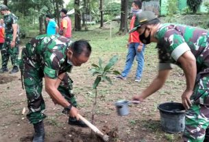”Lindungi Hutan Kota, Koramil 04/Jebres Laksanakan Penanaman Pohon