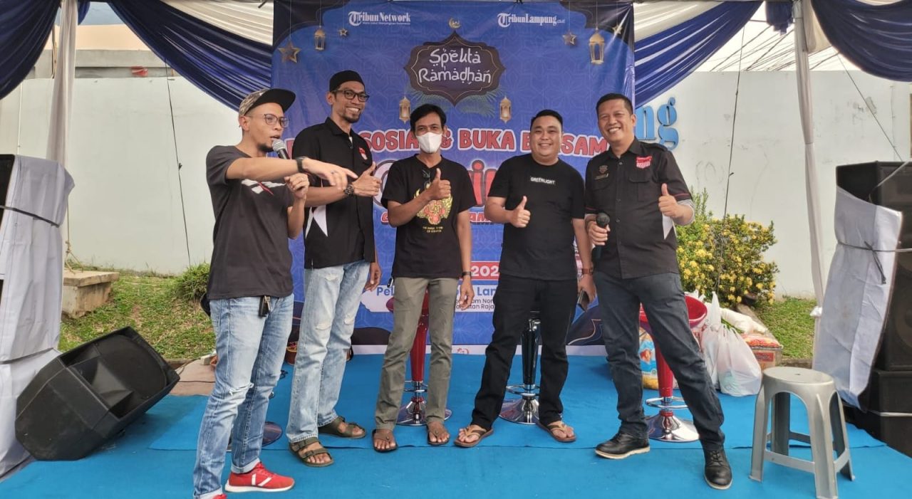 Puluhan member Gravinci Lampung Menggelar Bakti Sosial dan Buka bersama