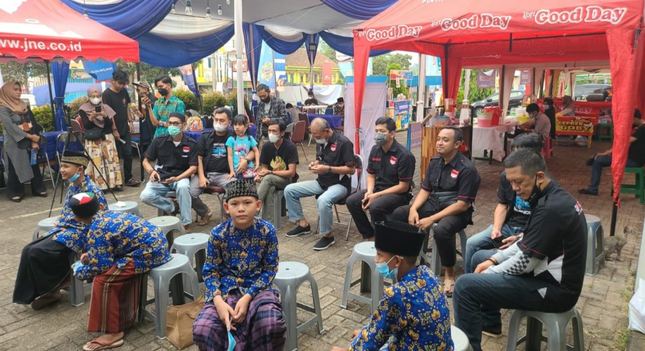 Puluhan member Gravinci Lampung Menggelar Bakti Sosial dan Buka bersama