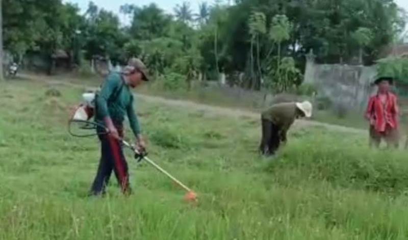 Lestarikan Budaya Gotong Royong Warga Abung Surakarta Bersihkan Lingkungan