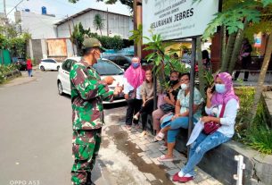 Babinsa Kelurahan Jebres Aktif Melaksanakan Patroli Dan Penegakan Disiplin Prokes