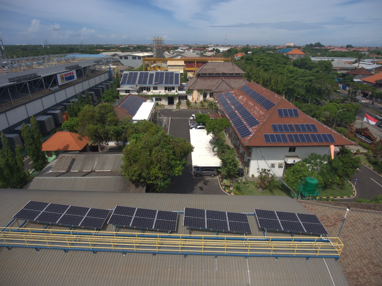 Dukung Energi Bersih, PLN Pasang PLTS Atap 489,72 kWp di Seluruh Kantor PLN Bali