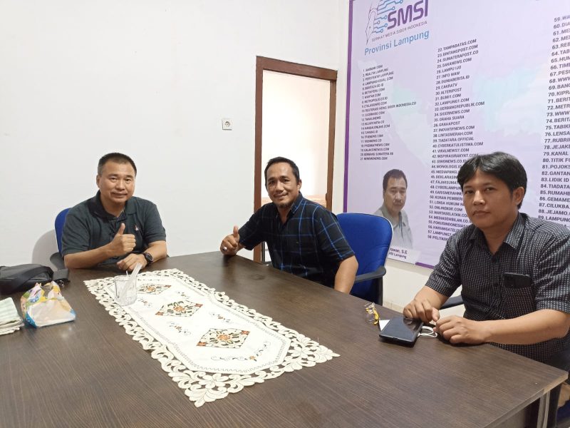 Jalin hubungan baik Ketua IWO Prov Lampung silaturahmi ke SMSI