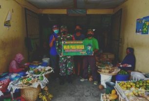 Keliling Pasar, Babinsa Berikan Himbauan Penerapan Protkes