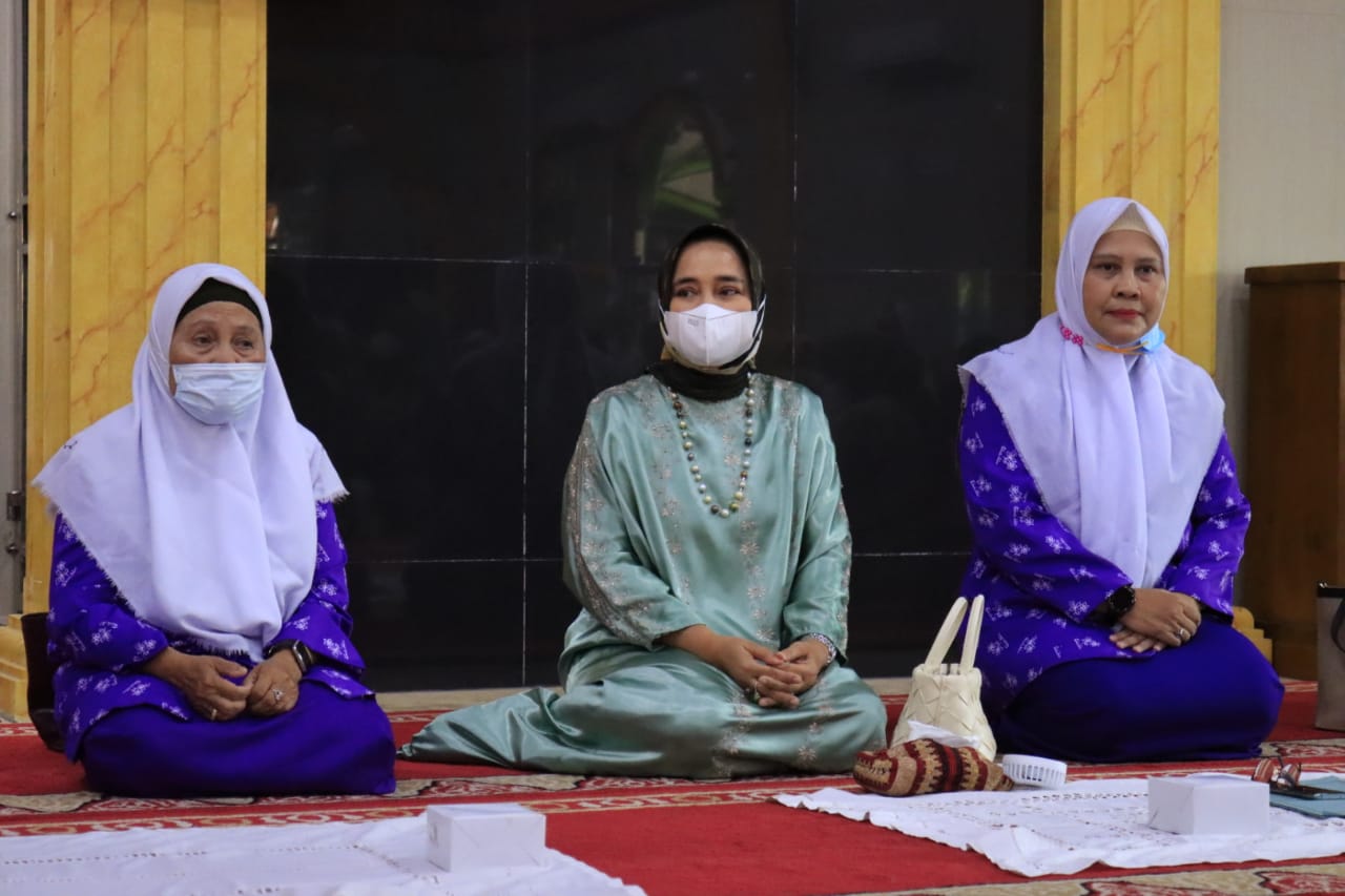 Ketua TP. PKK Provinsi Lampung, Menghadiri Tabligh Akbar Dalam Rangka Milad Wanita Islam Indonesia Ke-60