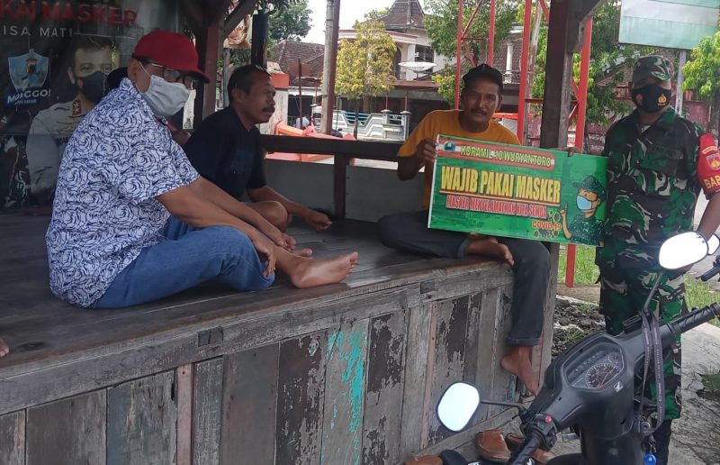 Libur Lebaran, Tidak Menyurutkan Semangat Babinsa Ajak Warga Taat Prokes