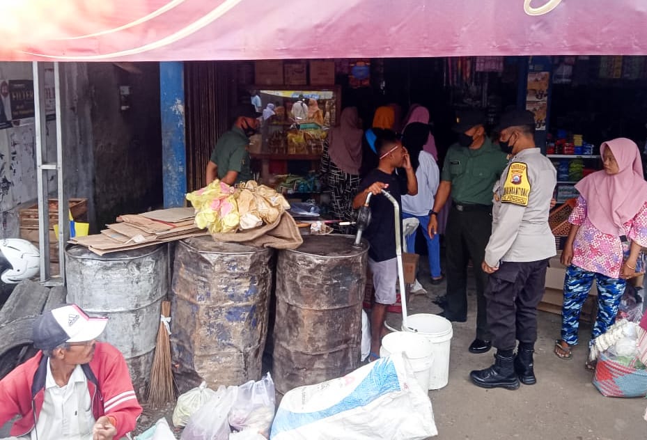 Petugas Gabungan di Bojonegoro Pantau Ketercukupan Migor