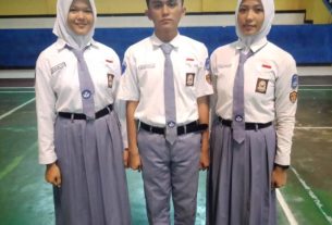 Plt. Kadispora Pesibar Mengucapkan Selamat kepada Tiga Paskibraka