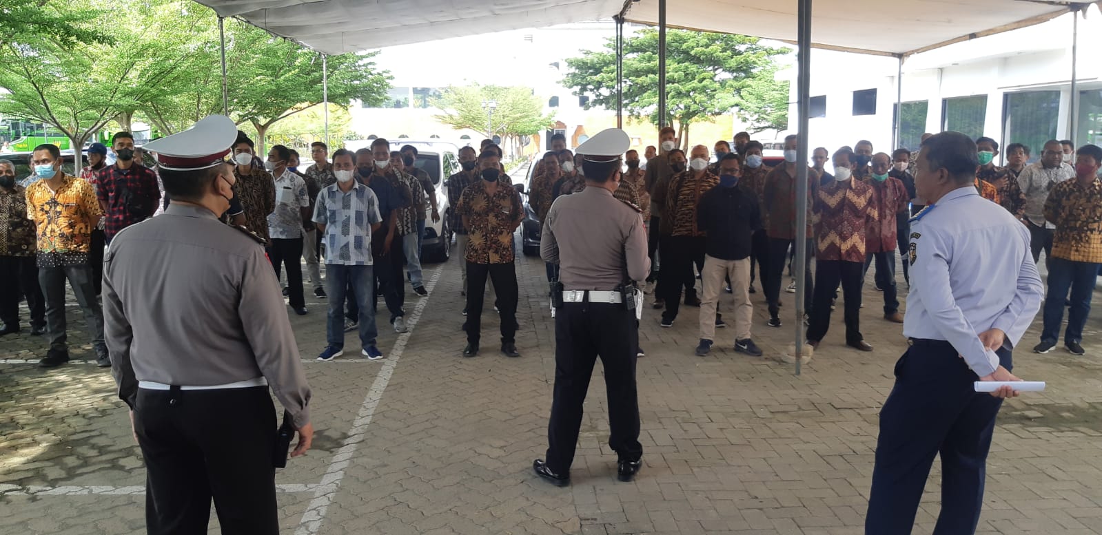 Polda Lampung dan jajaran Polresta Bandar lampung berikan penyuluhan dan arahan kepada 79 pengemudi kegiatan APEKSI