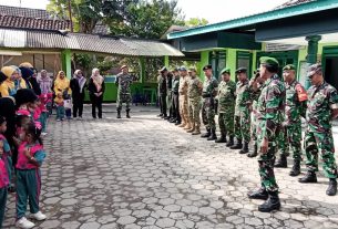 Rangsang Cita-cita Anak, Koramil Kanor Bojonegoro Kenalkan Profesi TNI