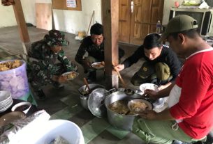 Tak Ada Perbedaan, TNI Dan Warga Nikmati Makan Siang Bersama di Lokasi TMMD