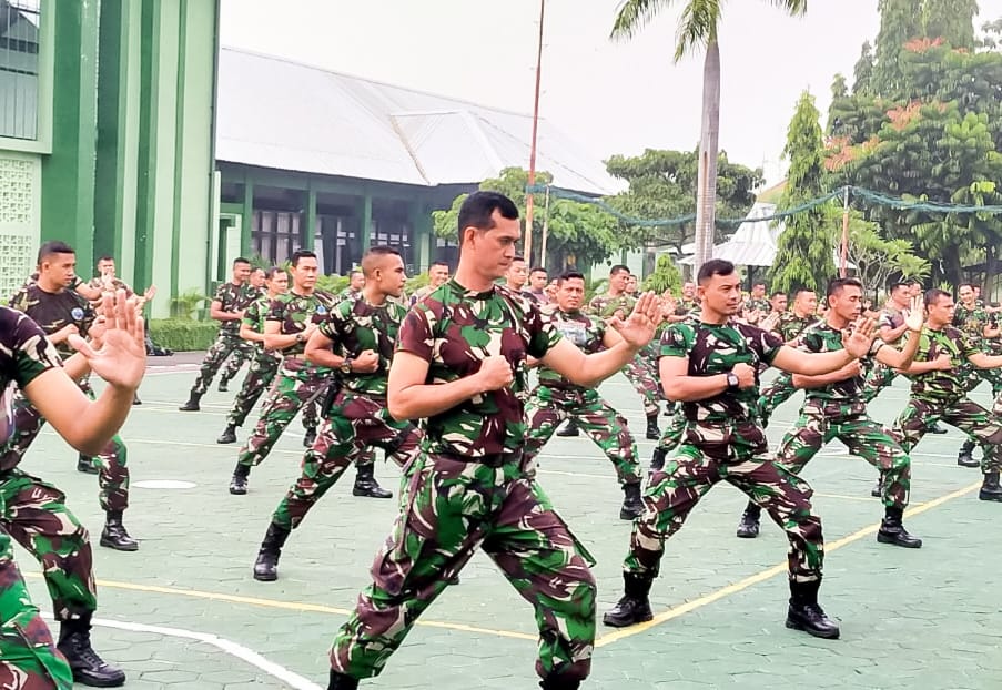 Tunjang Keberhasilan Tugas Pokok, Babinsa Kodim Bojonegoro berlatih Bela Diri Militer